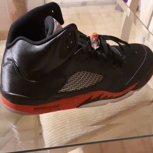 AIR JORDAN 5 RETRO "SATIN BRED